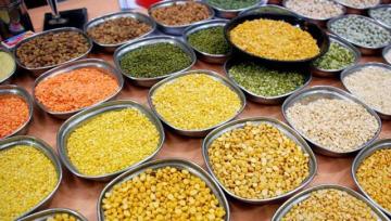 bachchan-grains-market-pulses-vendor-vashi-photo_cdf24f3c-a676-11e5-8463-9460a1f5716a