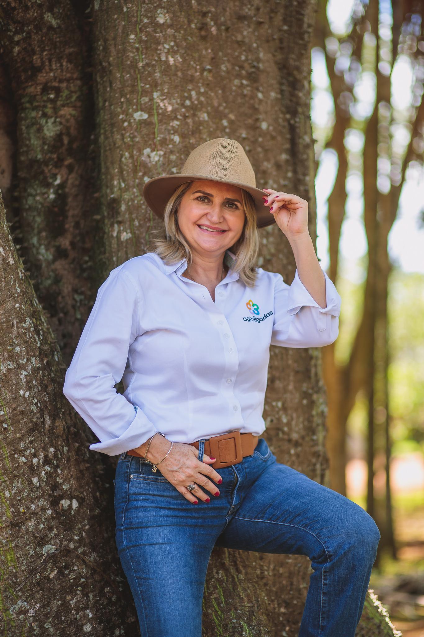 Sharing Knowledge in a Mission to Reconnect Society to Agriculture